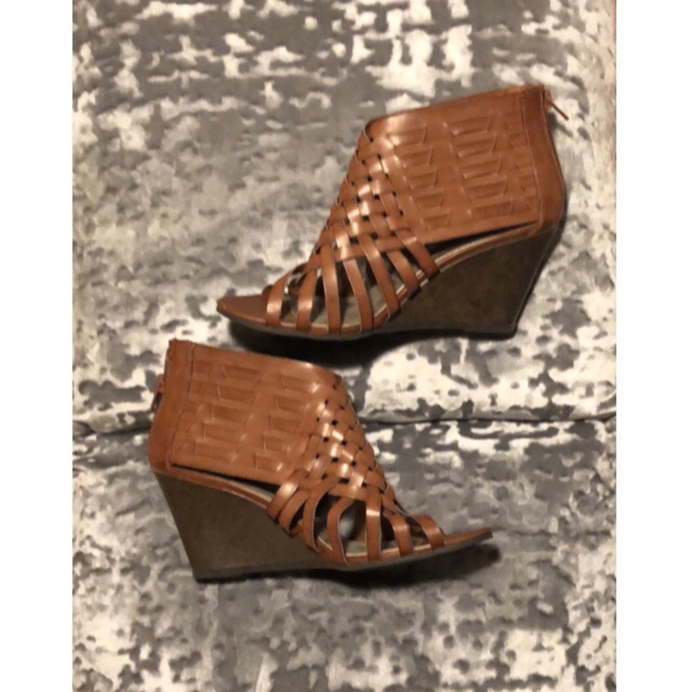 Brown faux-leather wedges
